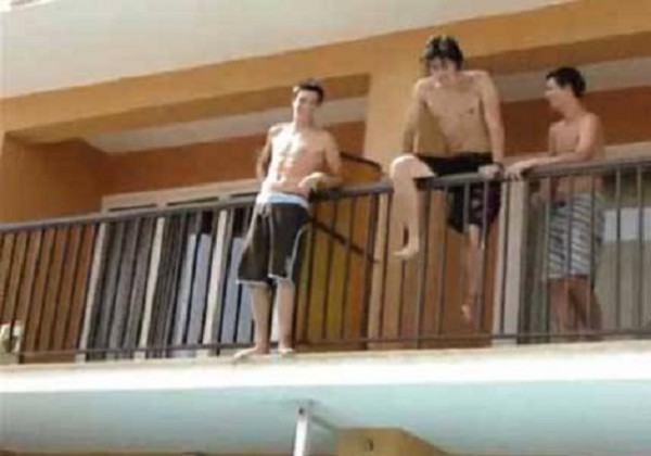 Los hoteles deberán tomar medidas contra el balconing